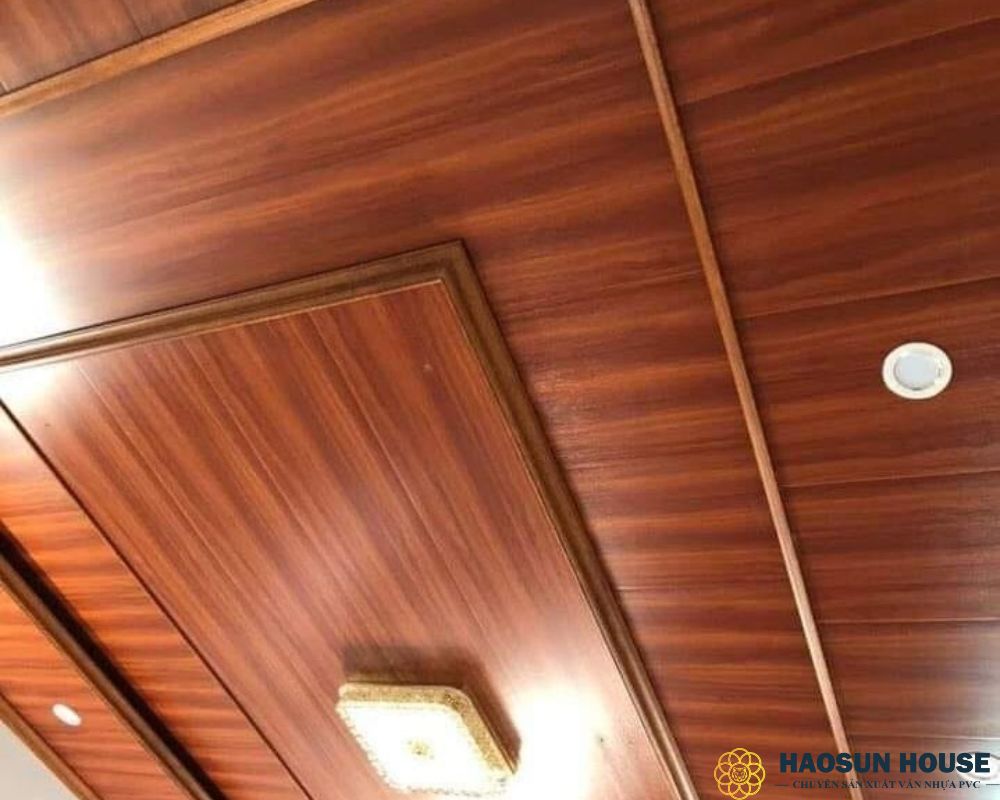 Tấm trần nhựa giả gỗ đem lại không gian ngôi nhà hiện đại, sang trọng
