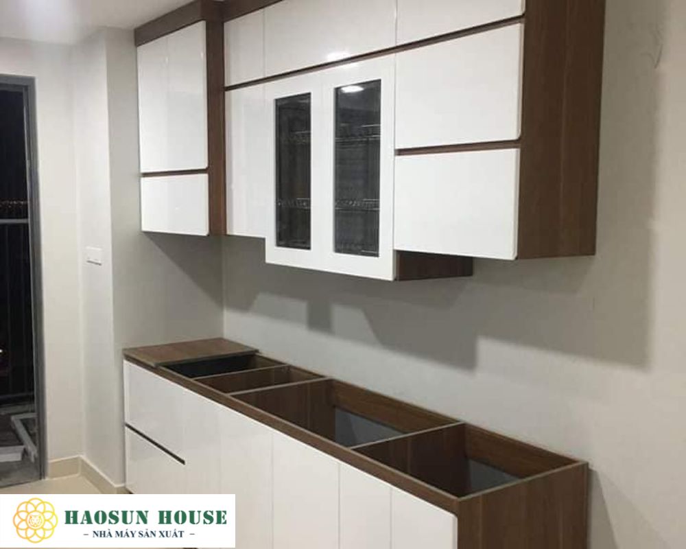 Tủ bếp làm bằng tấm nhựa PVC vân đá