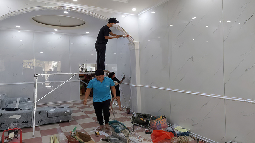 Tấm nhựa giả đá ốp tường phòng khách
