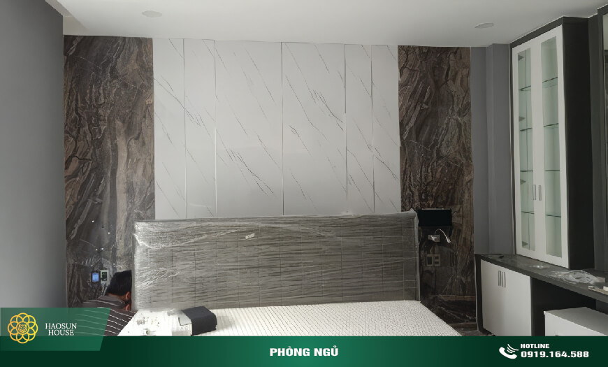 Thi công tấm nhựa pvc ốp tường vân đá ốp phòng ngủ